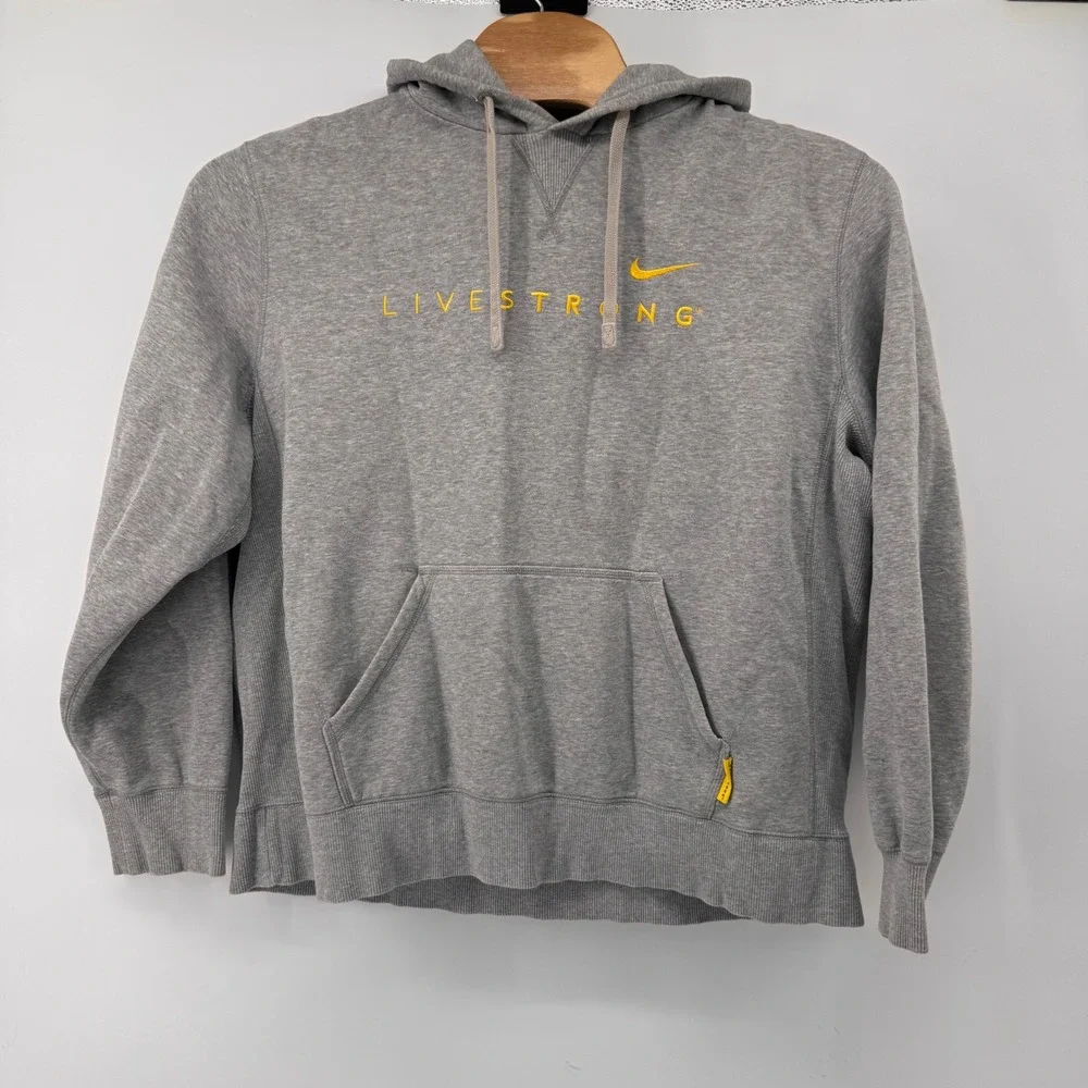 Nike Livestrong Hoodie Mens XXL Gray Embroidered Logo Pullover Sweatshirt